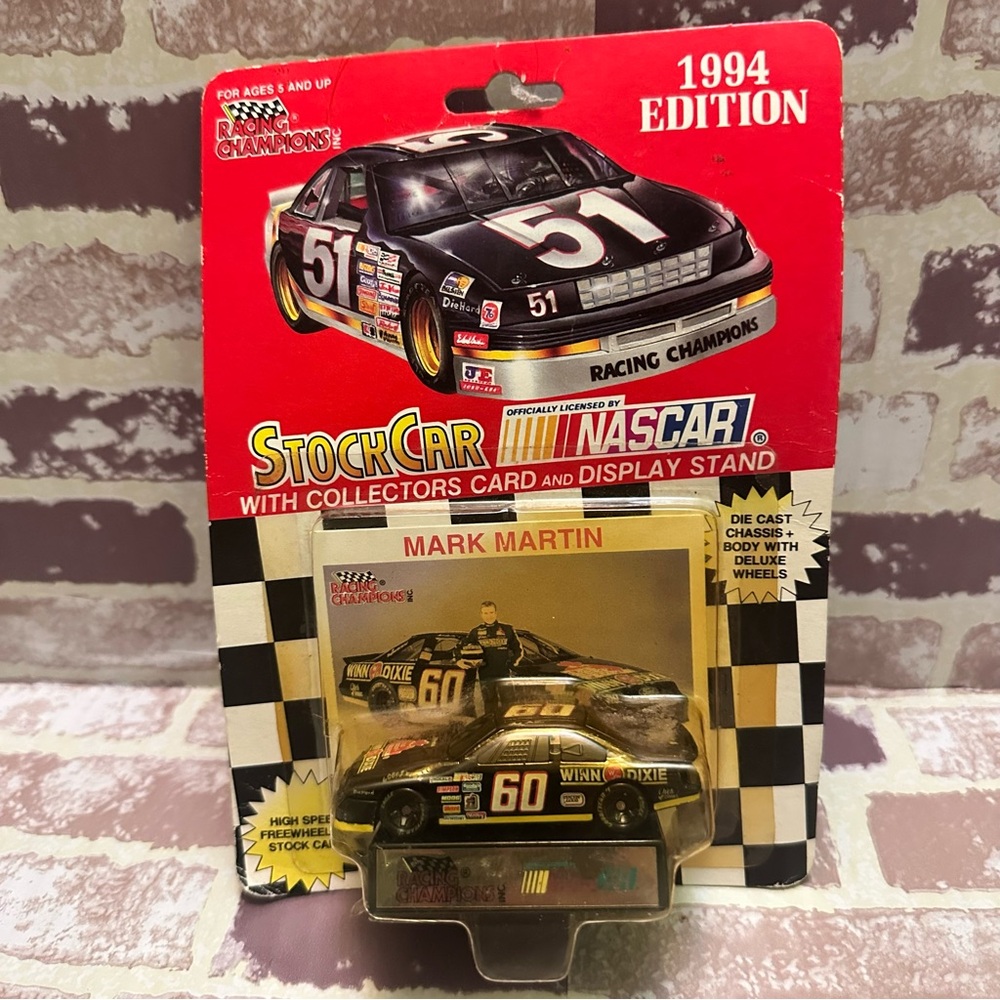 Racing Champions NASCAR MARK MARTÍN Stock Car with Display Stand